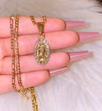 Icy Dainty Mary (Figaro Chain)