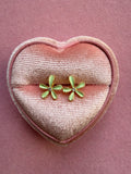 Daisy Studs (pistachio green)