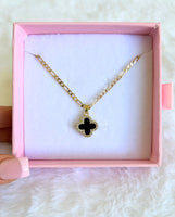 Reversible Black And White Clover (Figaro Chain)
