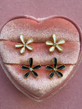 Daisy Studs (black or white)