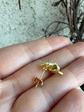 Hibiscus Studs (Black Or White)