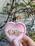 Enamel Flower Studs (beige)