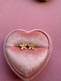 Dainty Daisy Studs (pink)