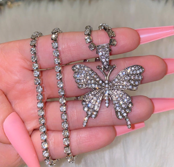 Baddie Butterfly Necklace (Silver)
